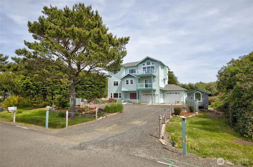 272 Sand Dune Avenue NW Ocean Shores WA 98569