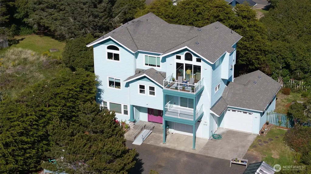 272 Sand Dune Avenue NW Ocean Shores WA 98569