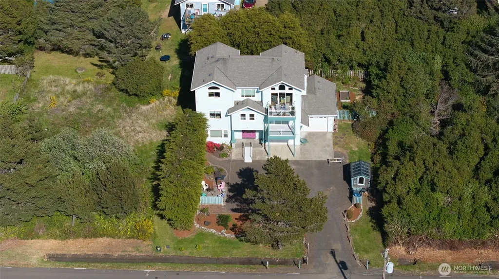 272 Sand Dune Avenue NW Ocean Shores WA 98569