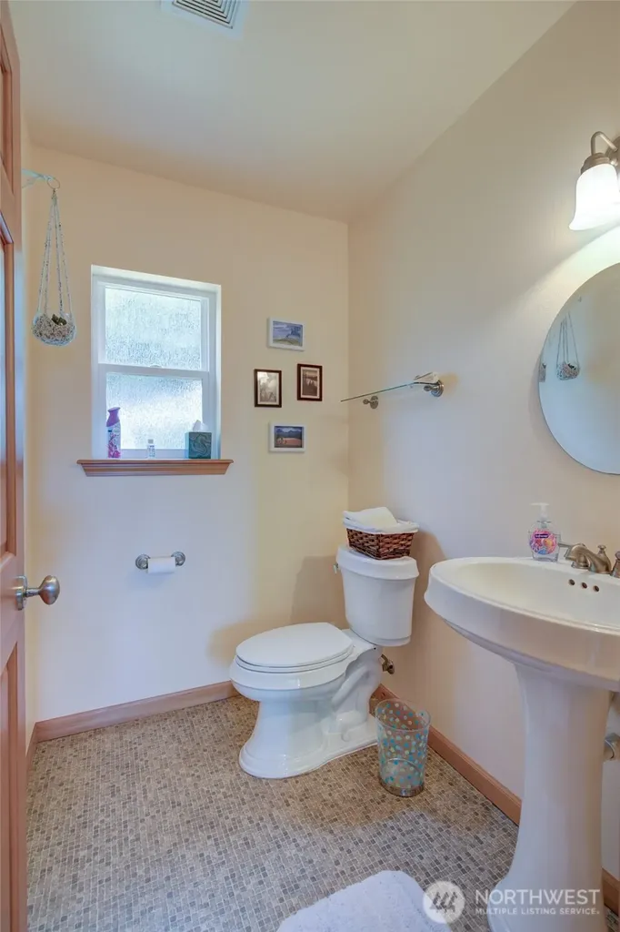 272 Sand Dune Avenue NW Ocean Shores WA 98569