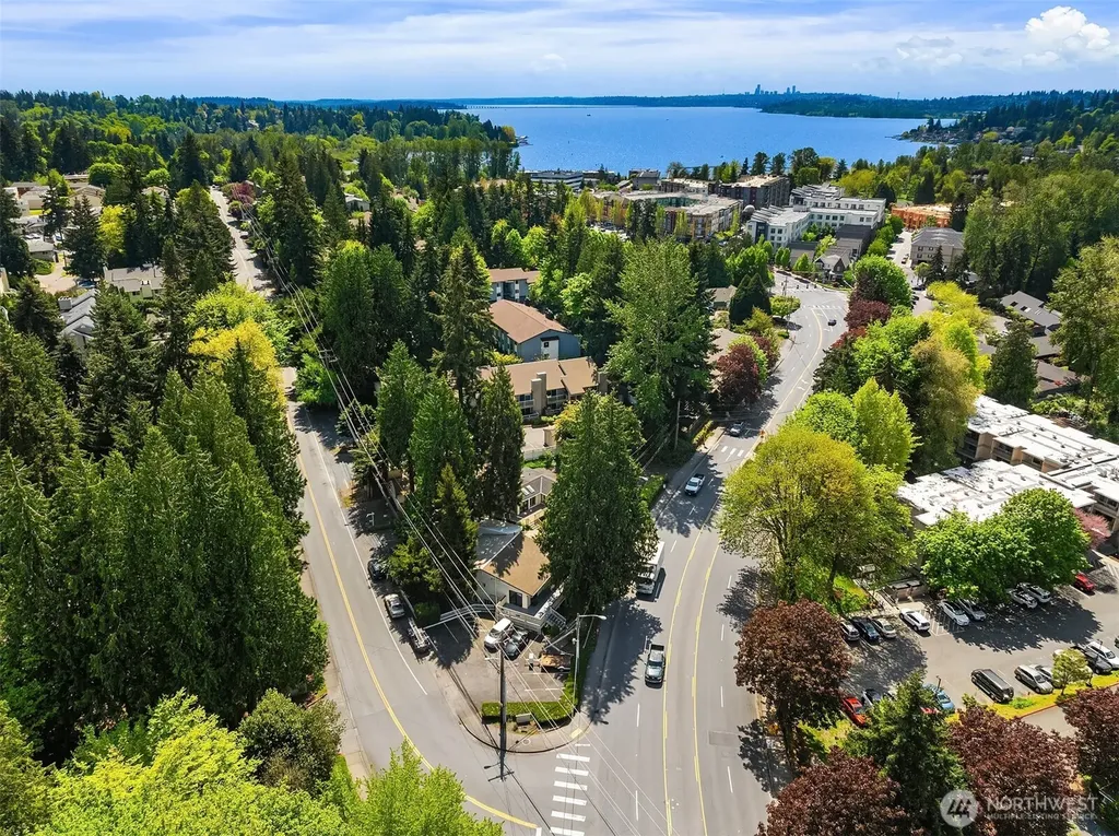 9833 NE 120th Place Kirkland WA 98034