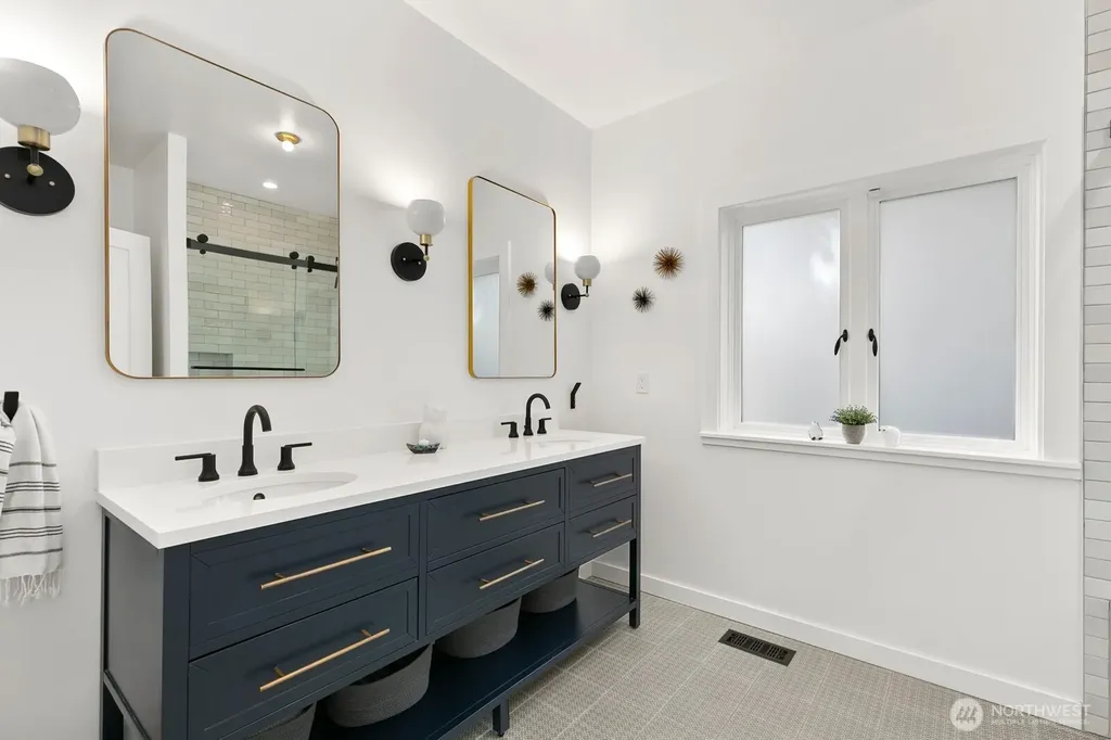 5932 California Avenue SW Seattle WA 98136