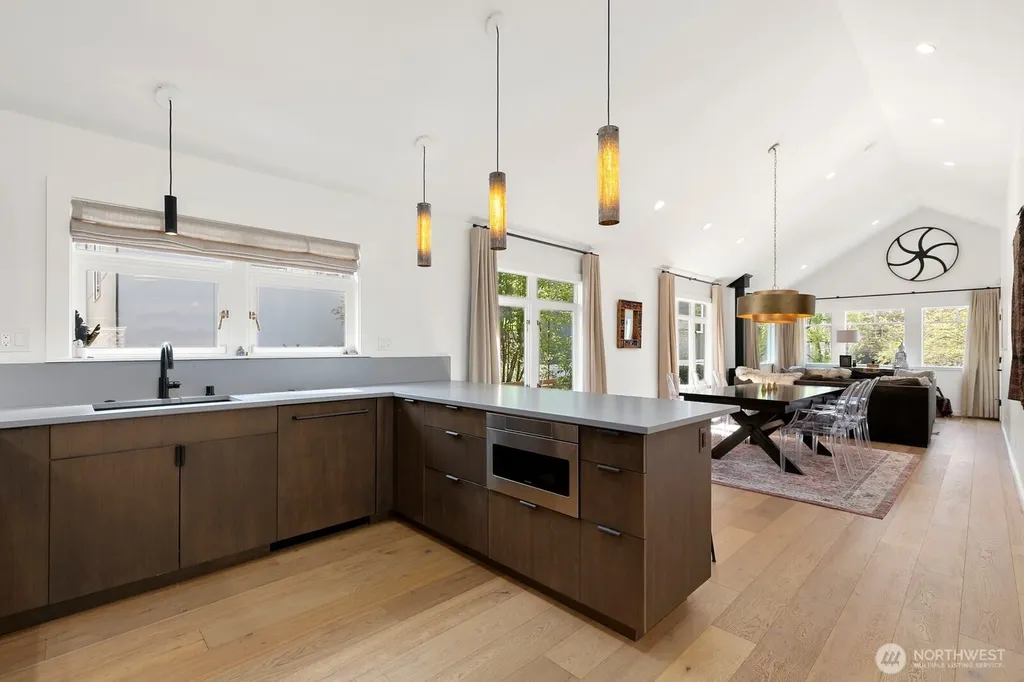 5932 California Avenue SW Seattle WA 98136