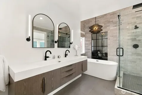5932 California Avenue SW Seattle WA 98136
