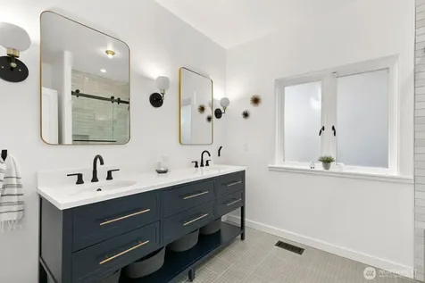 5932 California Avenue SW Seattle WA 98136