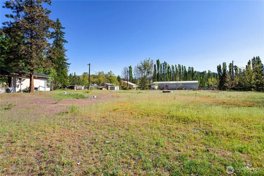 8829 Josephine Avenue Dryden WA 98821