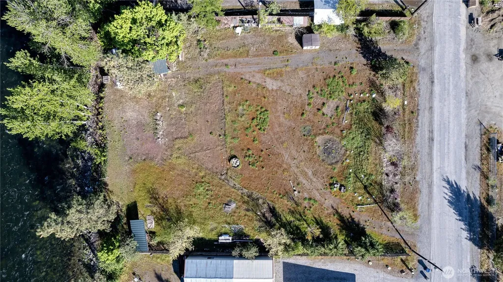 8829 Josephine Avenue Dryden WA 98821