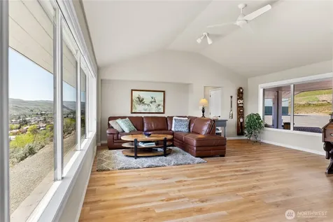 940 Sunrise Heights Road Okanogan WA 98840