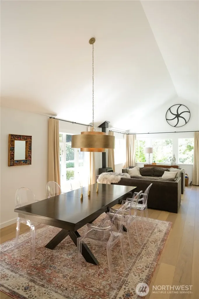 5932 California Avenue SW Seattle WA 98136
