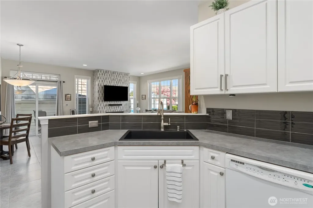 1494 Eastmont East Wenatchee WA 98802