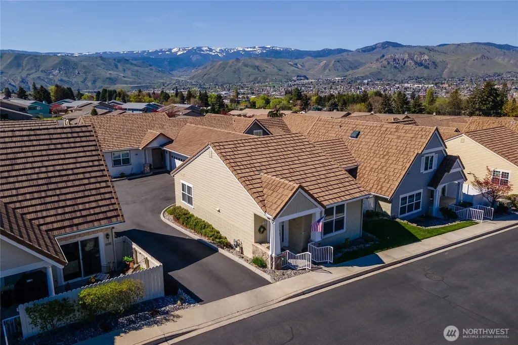 1494 Eastmont East Wenatchee WA 98802