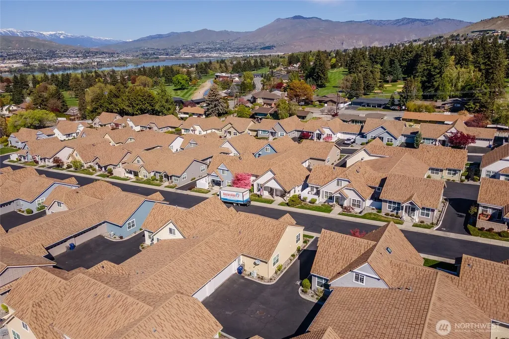 1494 Eastmont East Wenatchee WA 98802