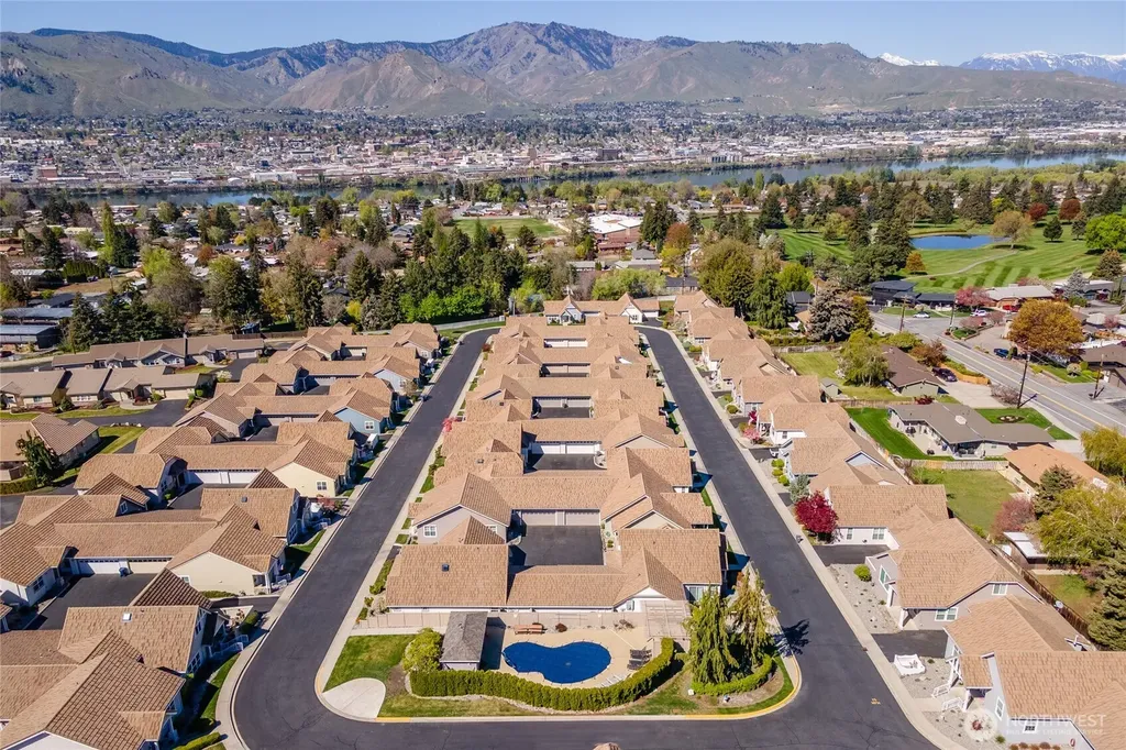1494 Eastmont East Wenatchee WA 98802