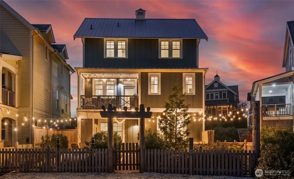 11 Horizon Street Pacific Beach WA 98571