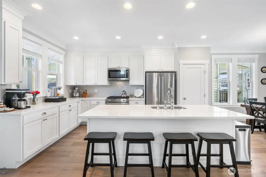 11 Horizon Street Pacific Beach WA 98571