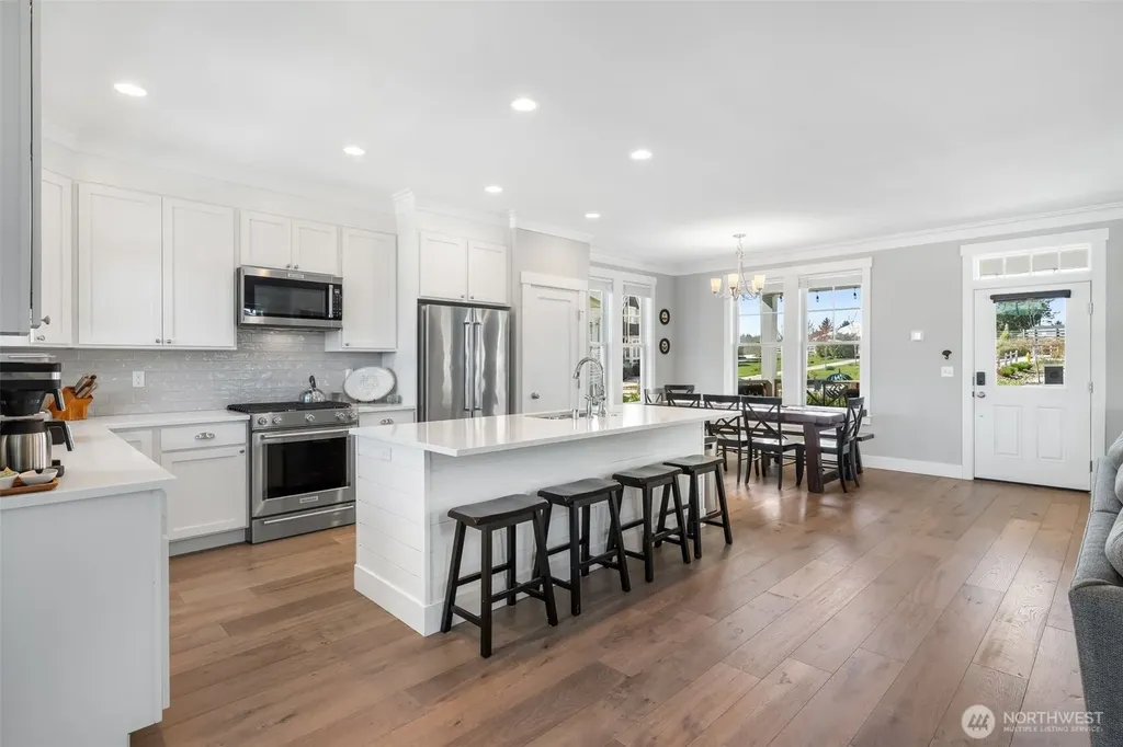 11 Horizon Street Pacific Beach WA 98571