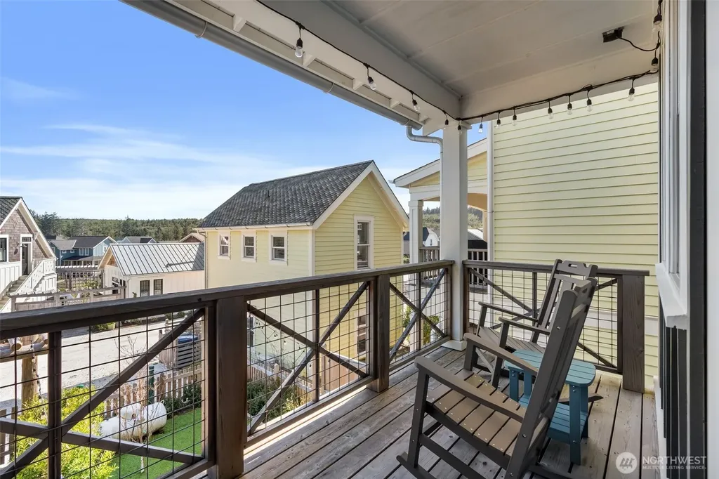 11 Horizon Street Pacific Beach WA 98571