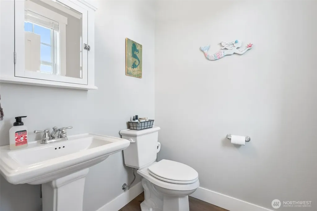 11 Horizon Street Pacific Beach WA 98571