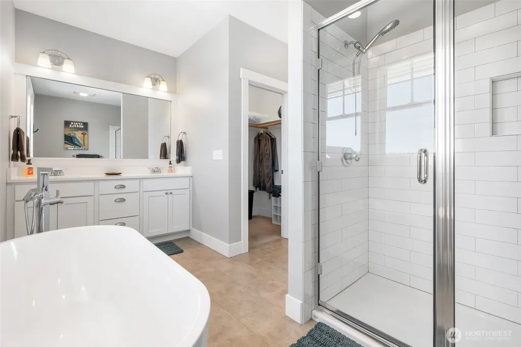 11 Horizon Street Pacific Beach WA 98571