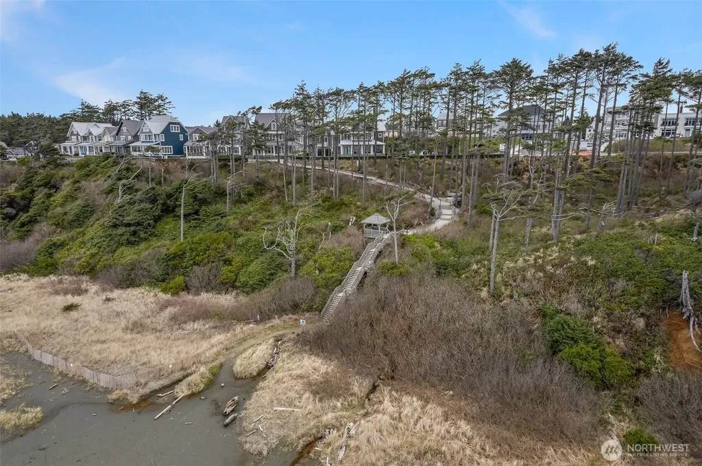 11 Horizon Street Pacific Beach WA 98571