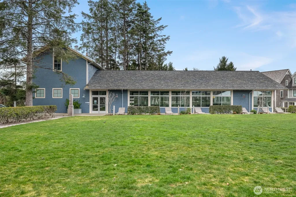 11 Horizon Street Pacific Beach WA 98571