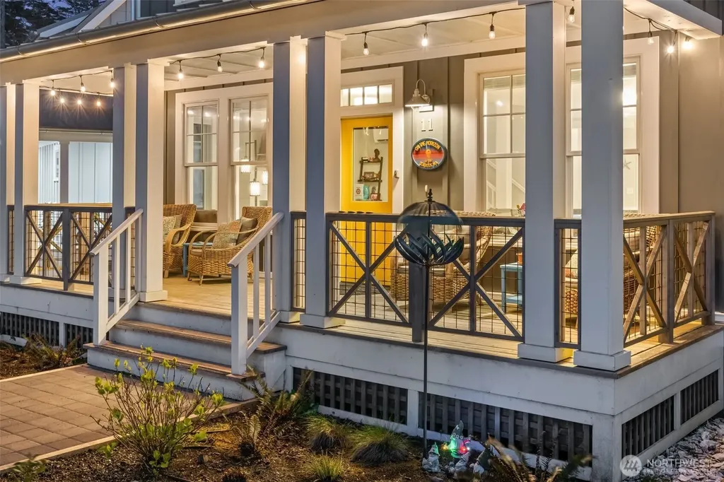 11 Horizon Street Pacific Beach WA 98571