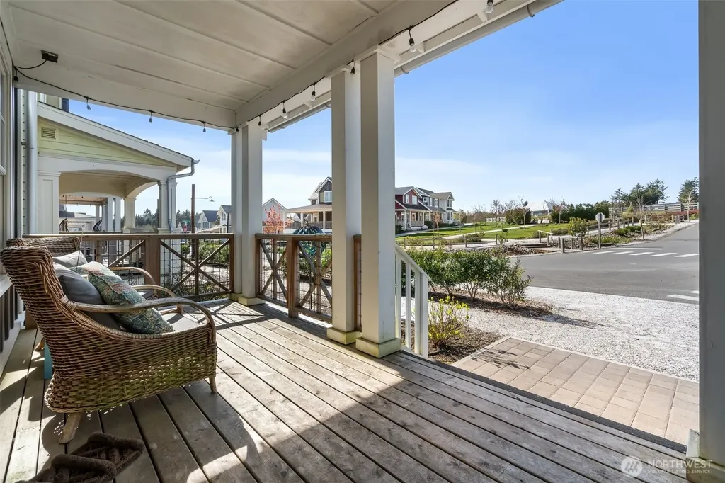 11 Horizon Street Pacific Beach WA 98571