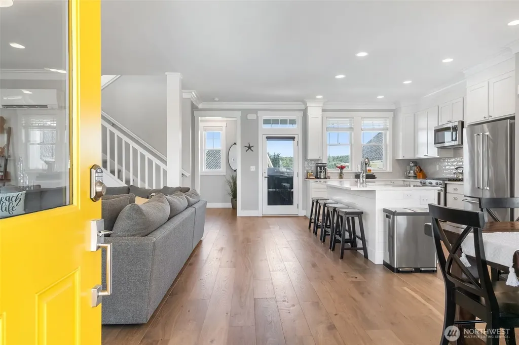 11 Horizon Street Pacific Beach WA 98571
