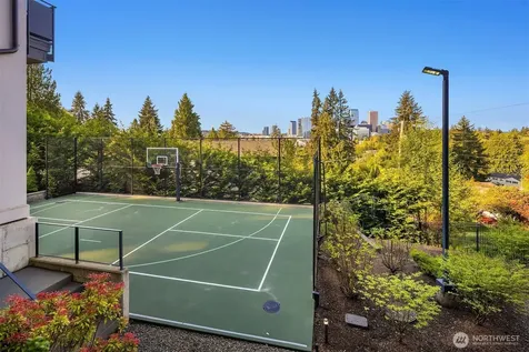 209 Northside Road Bellevue WA 98004