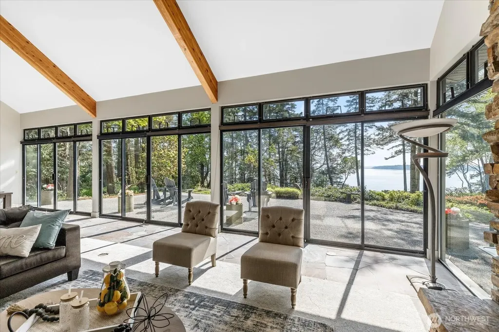 1912 Hunskor Road Oak Harbor WA 98277