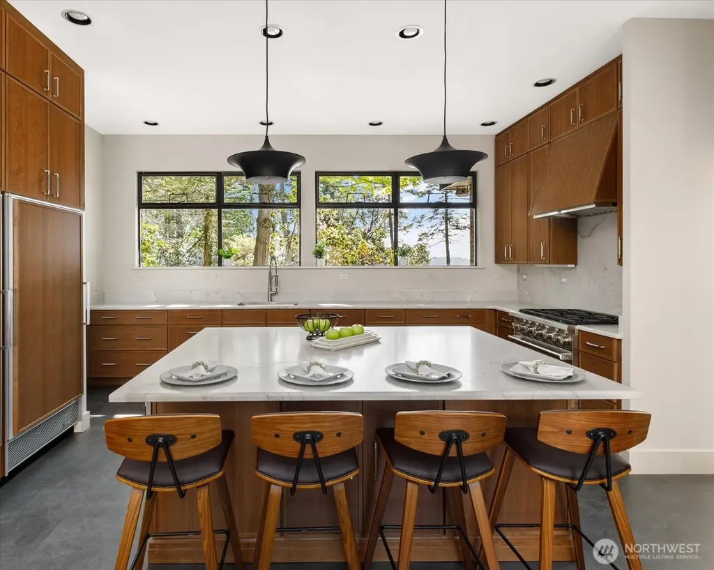 1912 Hunskor Road Oak Harbor WA 98277