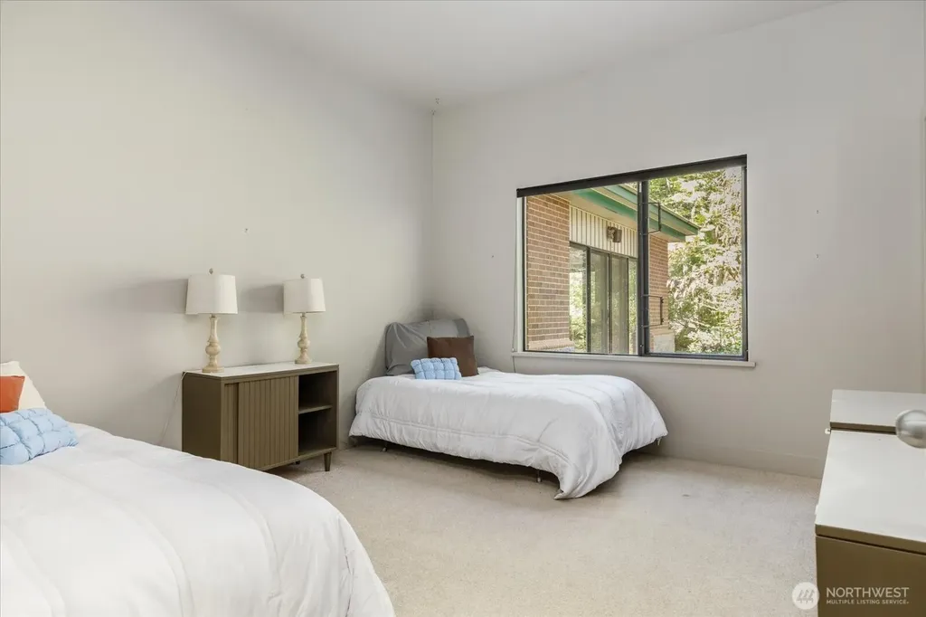 1912 Hunskor Road Oak Harbor WA 98277