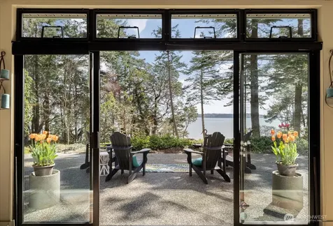1912 Hunskor Road Oak Harbor WA 98277