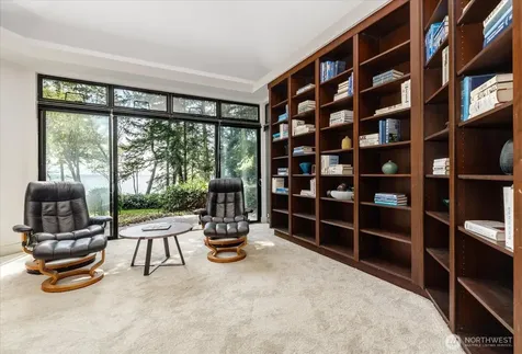 1912 Hunskor Road Oak Harbor WA 98277