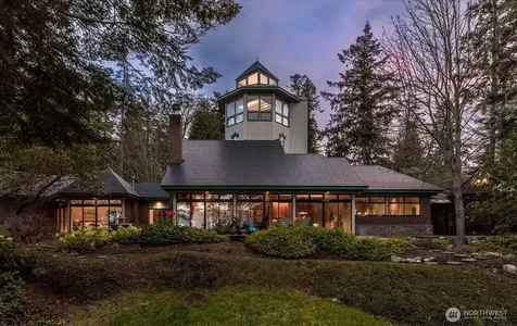 1912 Hunskor Road Oak Harbor WA 98277