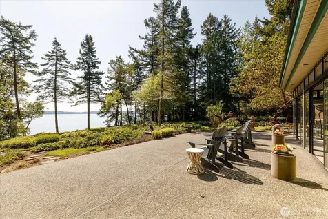 1912 Hunskor Road Oak Harbor WA 98277