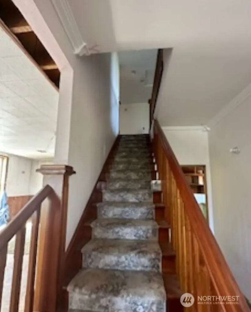 193 Golden Road Oroville WA 98844
