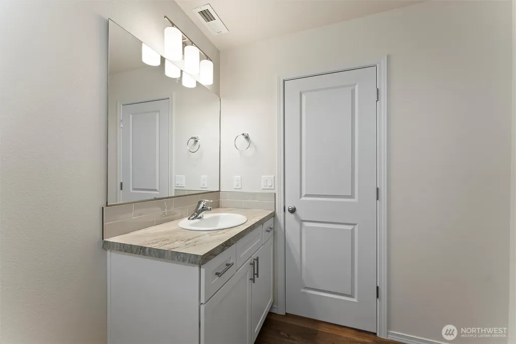 223 Poplar Street NE Royal City WA 99357