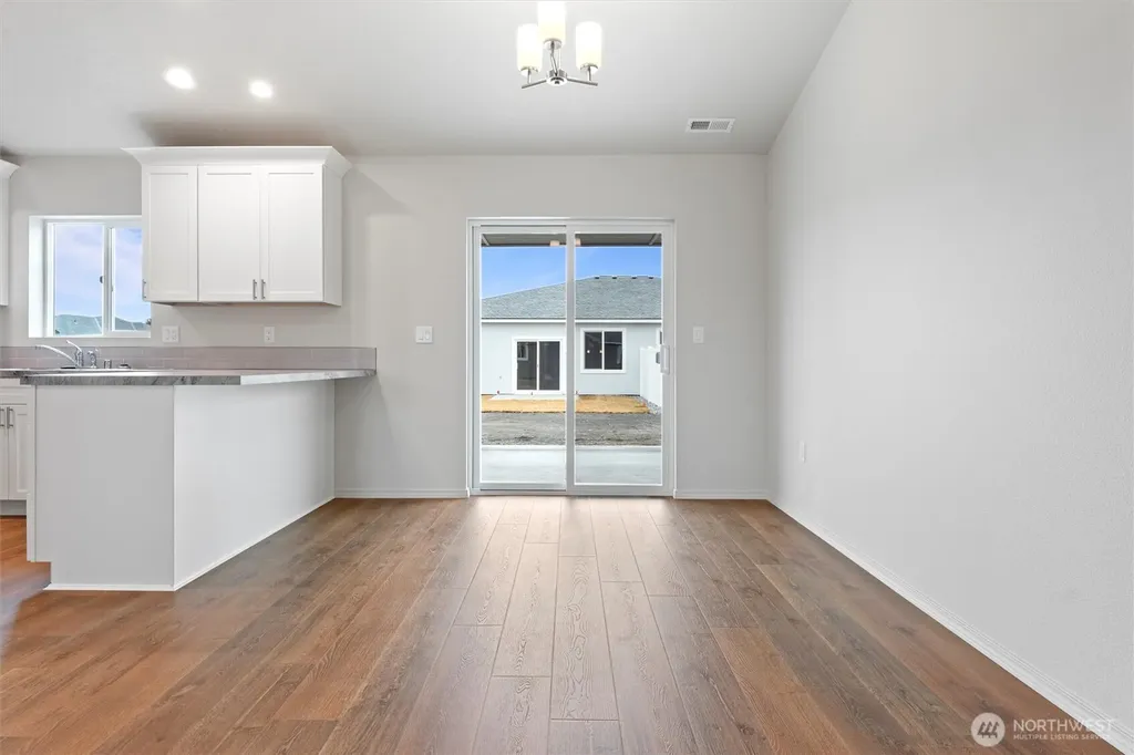 223 Poplar Street NE Royal City WA 99357