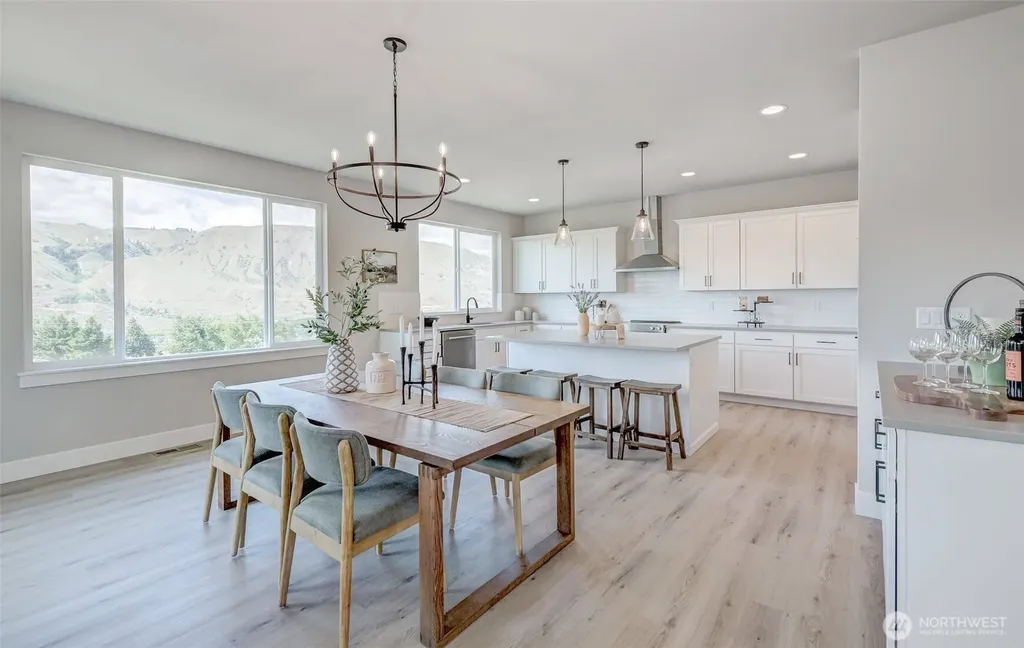 1580 S Kelvin Court East Wenatchee WA 98802