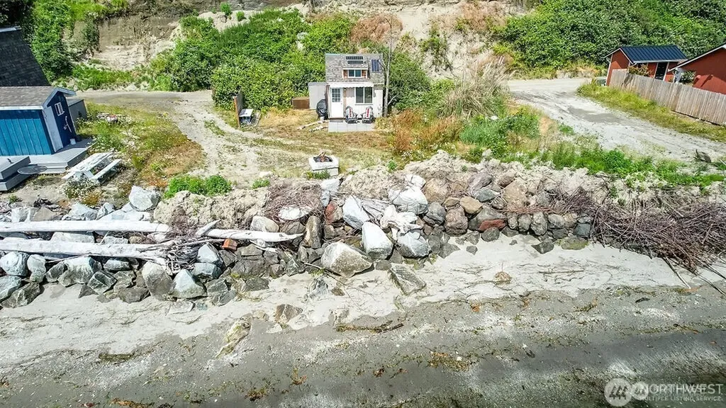22 S Beach Drive Hat Island WA 98206