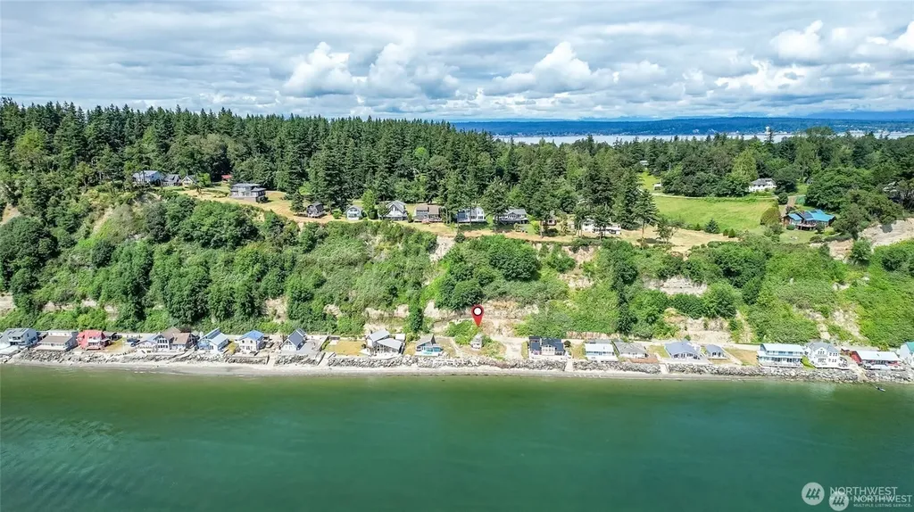 22 S Beach Drive Hat Island WA 98206