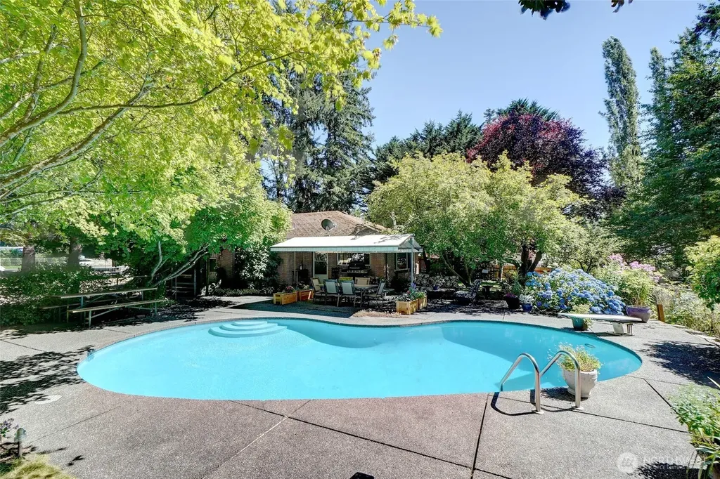 16006 Spanaway Loop Road S Spanaway WA 98387