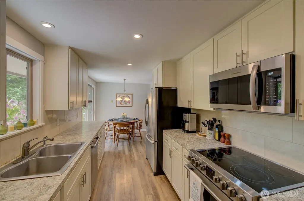 27521 U Street Ocean Park WA 98640