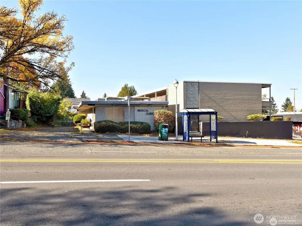 6517 35th Avenue SW Seattle WA 98126