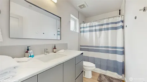 1300 E Remington Court Seattle WA 98122