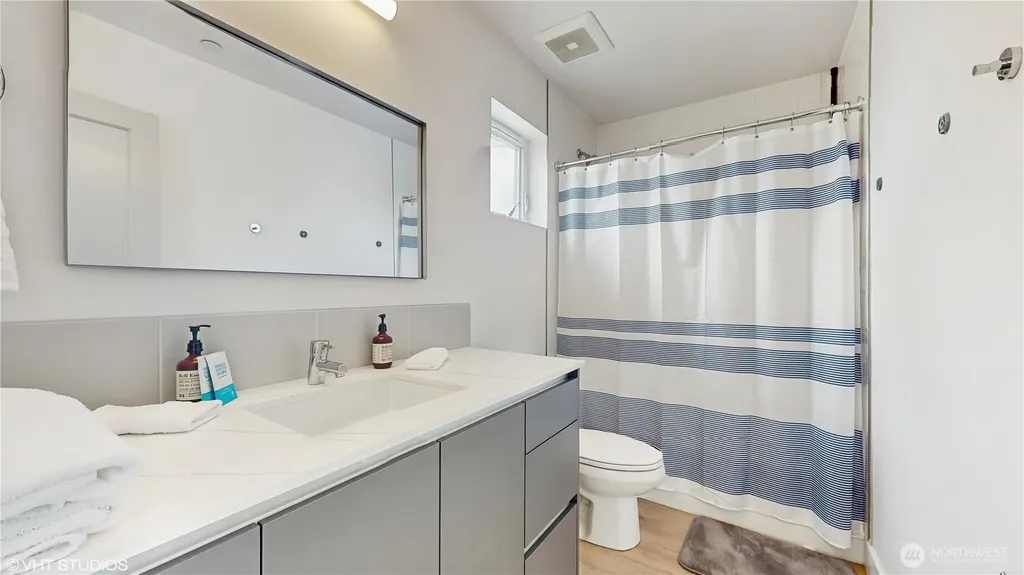 1300 E Remington Court Seattle WA 98122