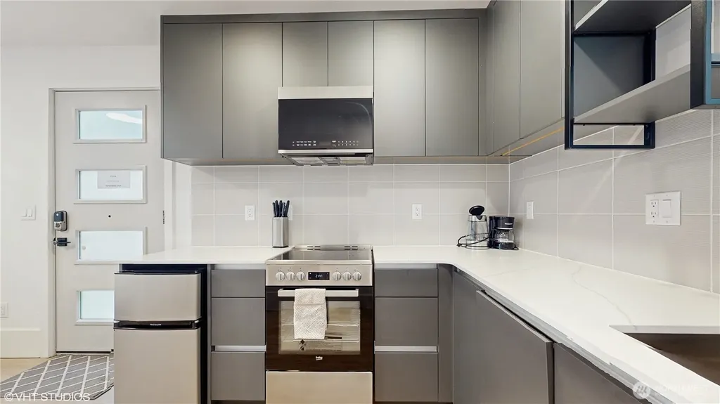 1300 E Remington Court Seattle WA 98122