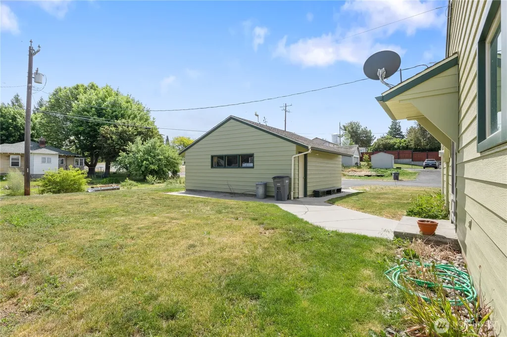 308 2nd Avenue Harrington WA 99134
