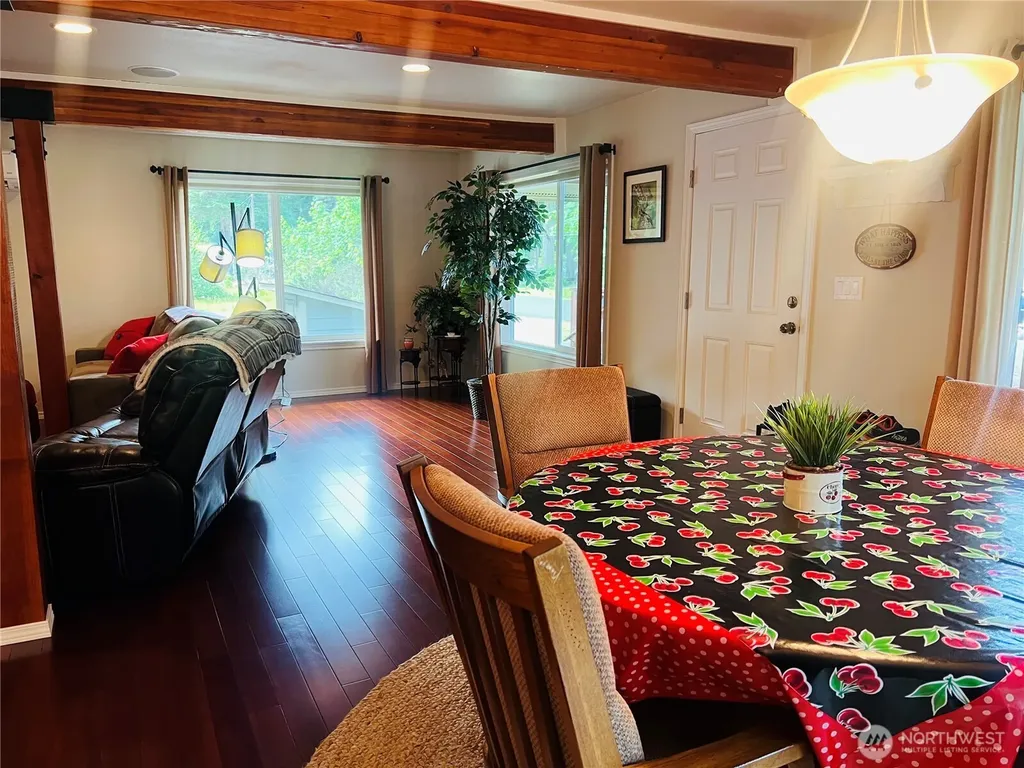 601 Mountain Trail Road Brinnon WA 98320